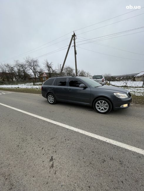 Skoda Octavia 2012 серебристый - фото 10