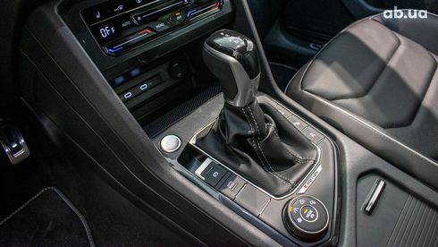 Volkswagen Tiguan 2023 черный - фото 11