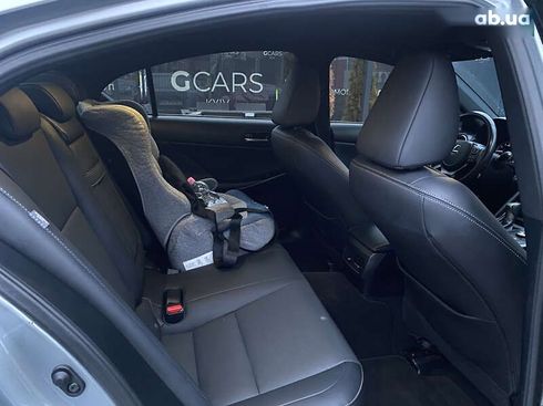 Lexus IS 2021 - фото 26