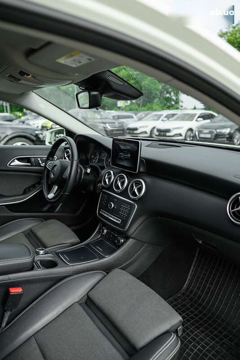 Mercedes-Benz A-Класс 2016 - фото 16