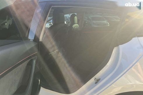 Tesla Model 3 2020 - фото 11