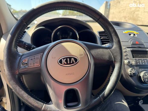 Kia Soul 2010 бежевый - фото 14