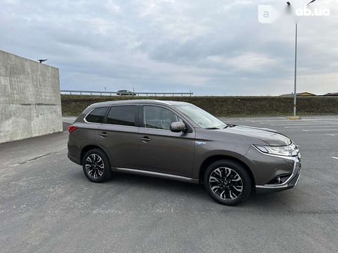 Mitsubishi Outlander 2015 - фото 8