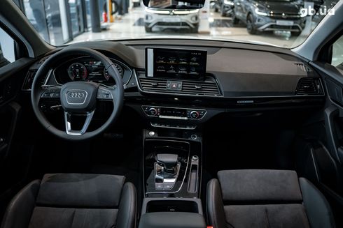 Audi Q5 2023 белый - фото 9