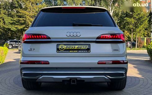 Audi Q7 2020 - фото 6