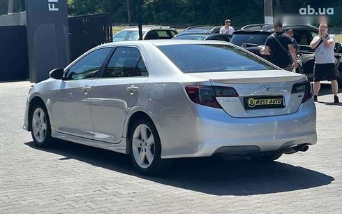 Toyota Camry 2012 - фото 4