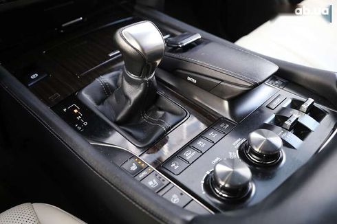 Lexus LX 2016 - фото 20