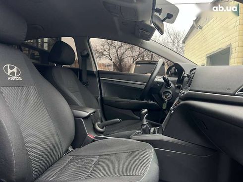 Hyundai Elantra 2016 - фото 20