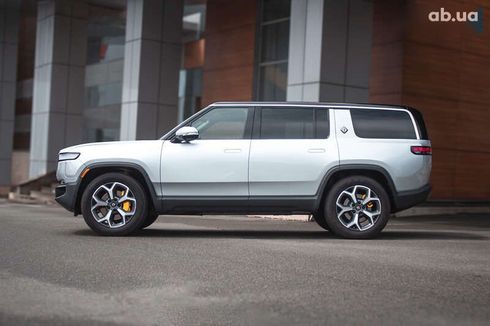 Rivian R1S 2023 - фото 26