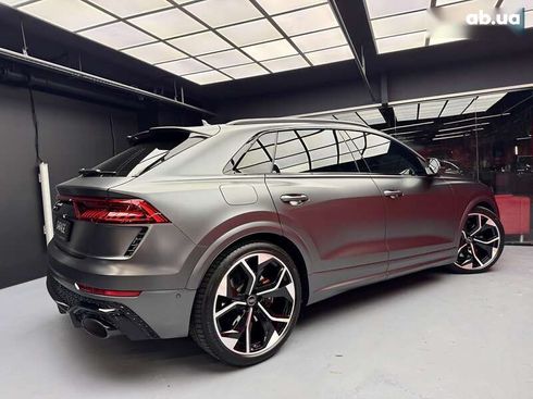 Audi RS Q8 2021 - фото 20