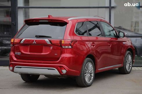 Mitsubishi Outlander 2020 - фото 2