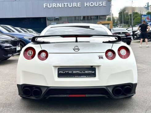 Nissan GT-R 2013 - фото 15