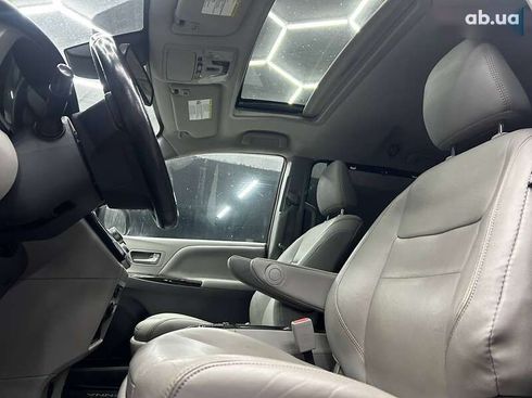 Toyota Sienna 2018 - фото 11