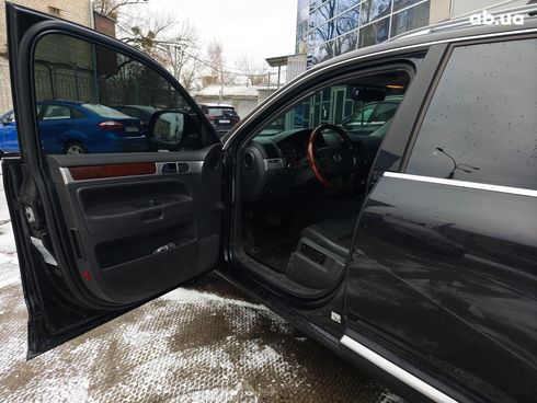 Volkswagen Touareg 2007 черный - фото 23