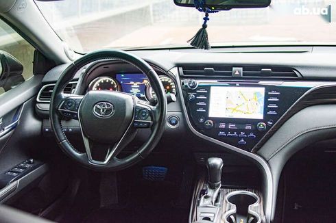 Toyota Camry 2018 - фото 9