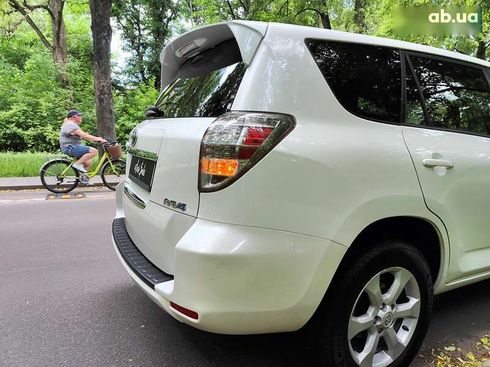 Toyota RAV4 2013 - фото 18