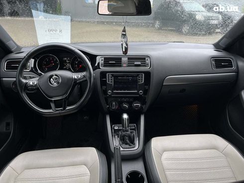 Volkswagen Jetta 2016 серый - фото 39