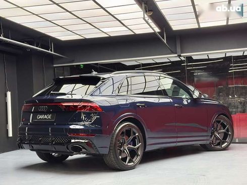 Audi RS Q8 2024 - фото 23