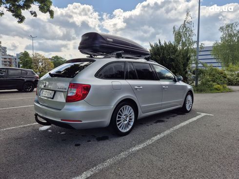 Skoda Superb 2014 серебристый - фото 2