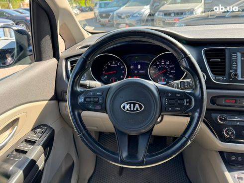 Kia Sedona 2017 серый - фото 26