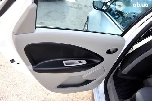 Renault Zoe 2015 - фото 19