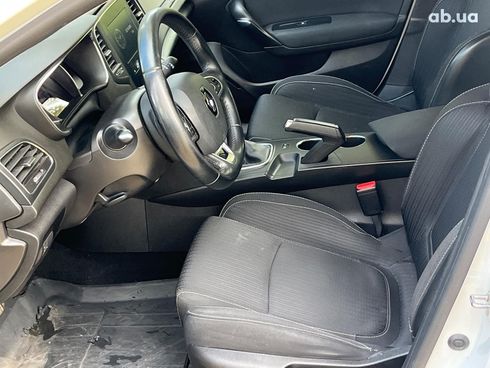 Renault Megane 2018 белый - фото 26