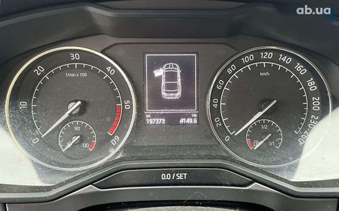 Skoda Superb 2018 - фото 11