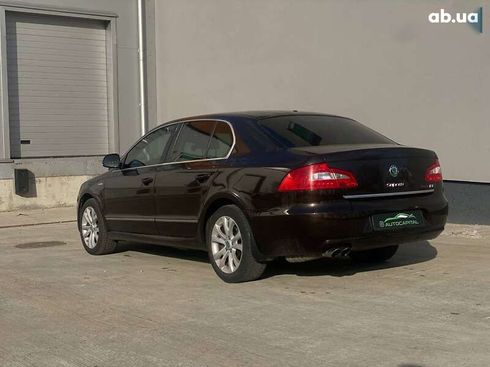Skoda Superb 2012 - фото 9