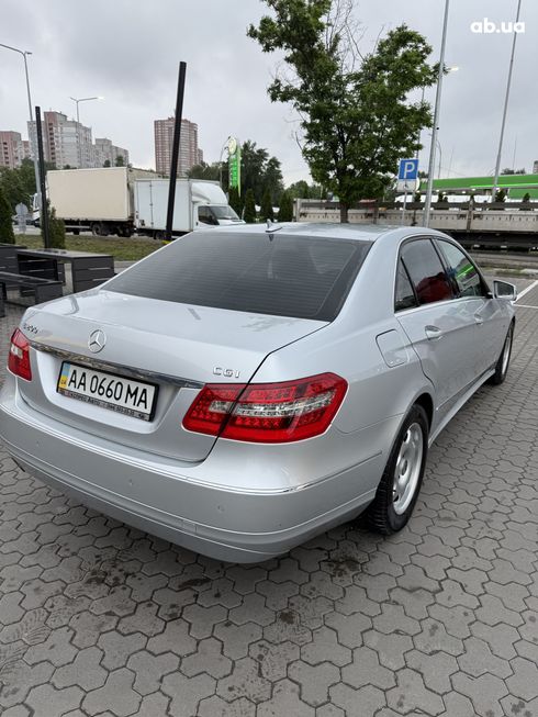 Mercedes-Benz E-Класс 2010 - фото 13