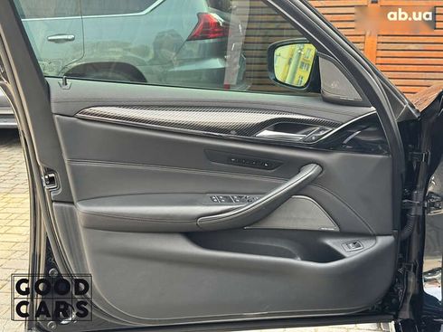 BMW M5 2018 - фото 15