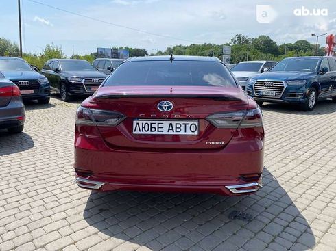 Toyota Camry 2019 - фото 10