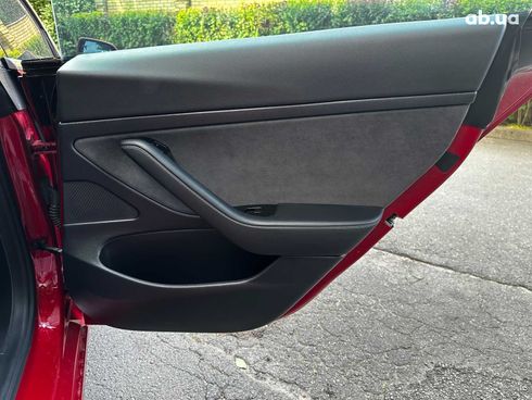 Tesla Model 3 2020 красный - фото 17