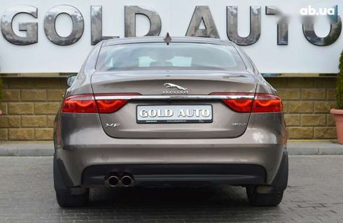 Jaguar XF 2016 - фото 11