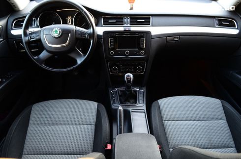 Skoda Superb 2012 черный - фото 8