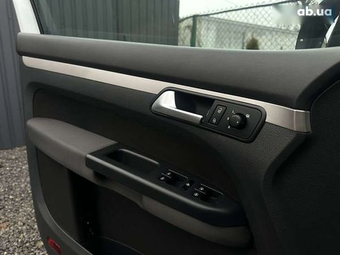 Volkswagen Touran 2010 - фото 22