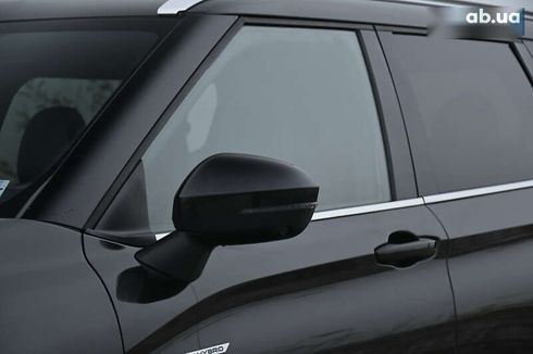 Mitsubishi Outlander 2023 - фото 10