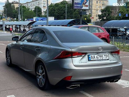 Lexus IS 2017 - фото 5