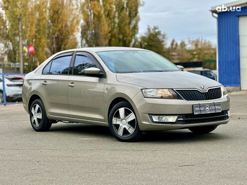 Skoda Rapid 2013 бежевый - фото 3