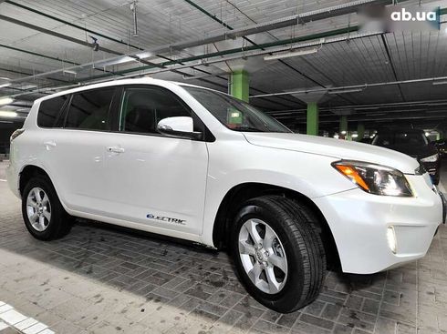 Toyota RAV4 2013 - фото 26