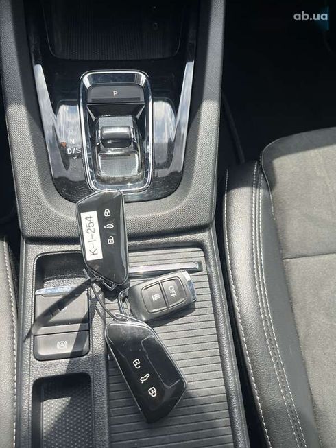 Skoda Octavia 2020 - фото 21