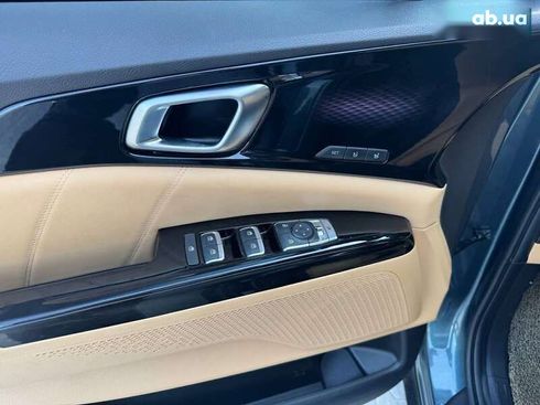 Kia Carnival 2021 - фото 11
