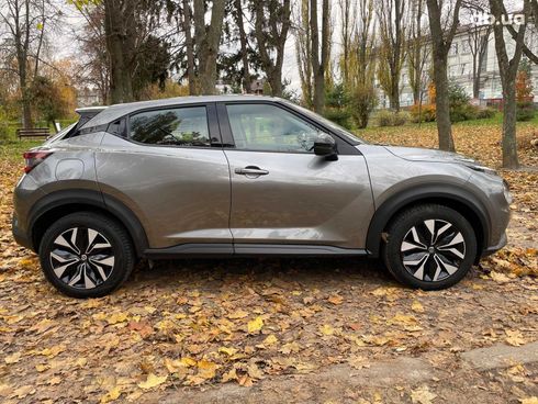 Nissan Juke 2021 серый - фото 11