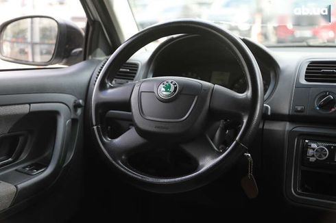 Skoda Fabia 2010 - фото 12