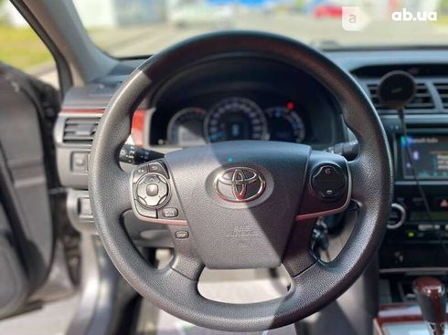 Toyota Camry 2012 - фото 18