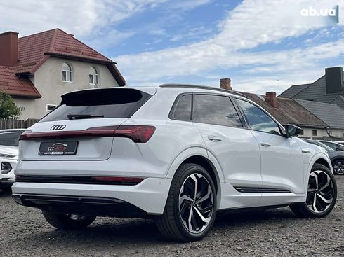 Audi E-Tron 2022 - фото 8