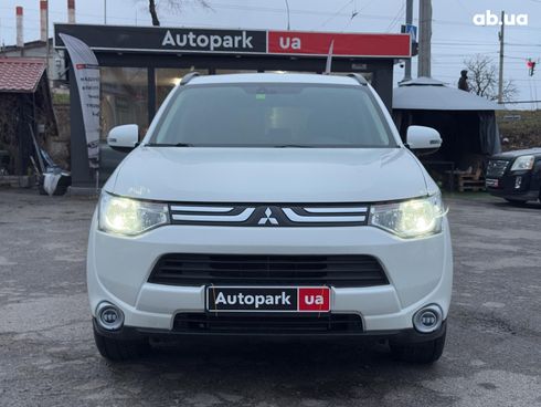 Mitsubishi Outlander 2014 белый - фото 3