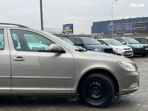 Skoda Octavia 2010 серый - фото 10