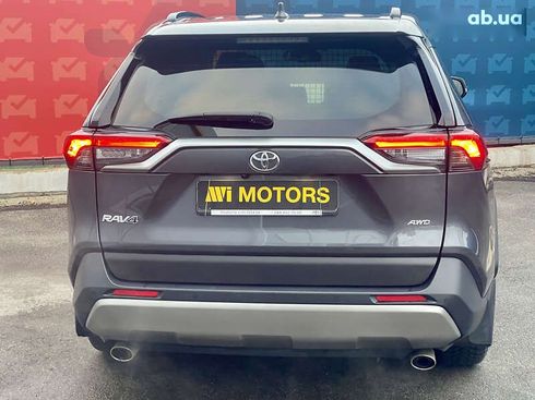 Toyota RAV4 2023 - фото 19