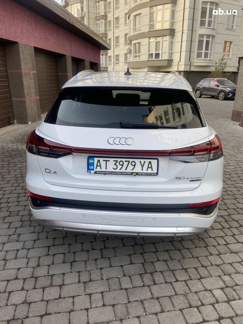 Audi Q4 e-tron 2023 белый - фото 5