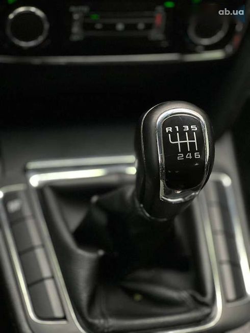Skoda Superb 2012 - фото 28